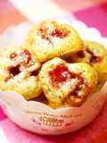 Tea Flavored Mini Cakes with Strawberry Jam