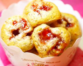 How To Serving Recipe Tea Flavored Mini Cakes with Strawberry Jam Delicious and Healthy
