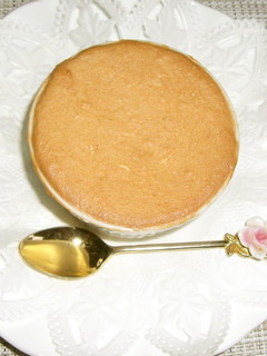 A picture of Low Calorie Meringue Cake.