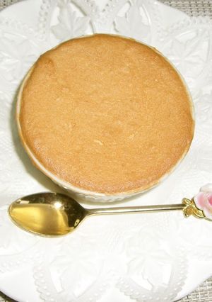 A picture of Low Calorie Meringue Cake.