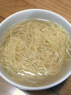 A picture of Easy Salt Flavored Soup for Ramen.