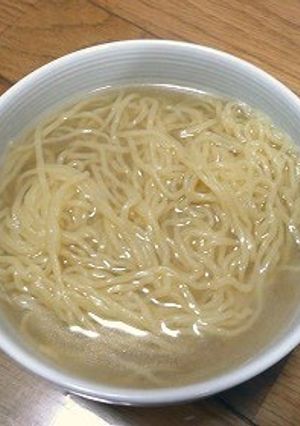 A picture of Easy Salt Flavored Soup for Ramen.