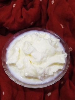 હોમમેડ માખણ (Homemade Makhan Recipe In Gujarati) રેસીપી મુખ્ય ફોટો