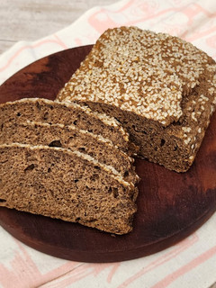 Una foto de 🍞 Pan rápido de trigo sarraceno y chía 🍞 Listo en 35 minutos!