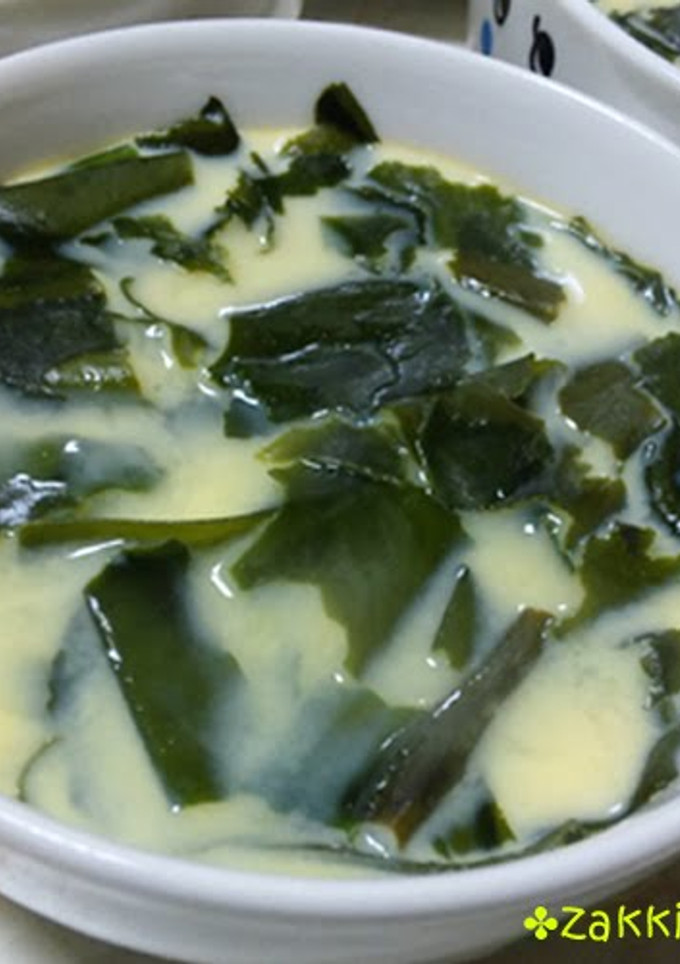 A picture of Wakame Seaweed Chawanmushi (Egg Custard).