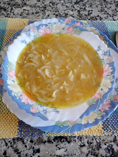 Una foto de Sopita de cebolla