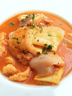 Una foto de Callos con tomate