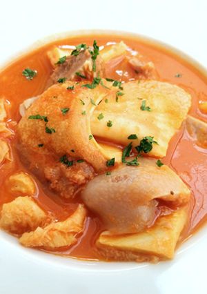 Una foto de Callos con tomate