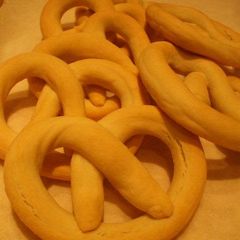 Easy New York Style Pretzels A picture of Easy New York Style Pretzels.
