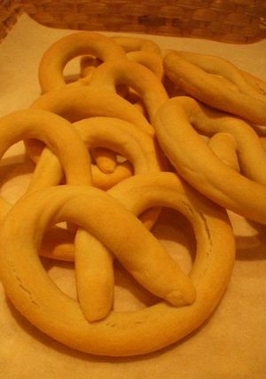 A picture of Easy New York Style Pretzels.