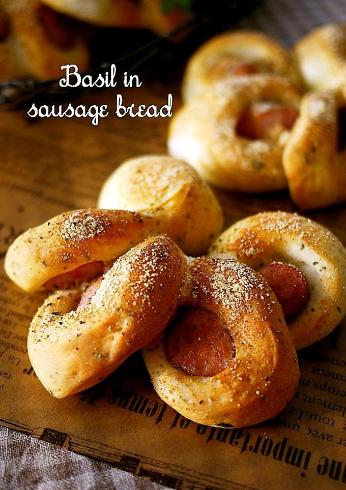 A picture of Sausage Bread with Basil.