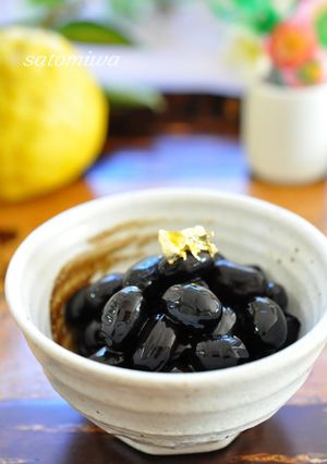 A picture of 'Kuromame' Black Soy Beans Made in a Pressure Cooker.