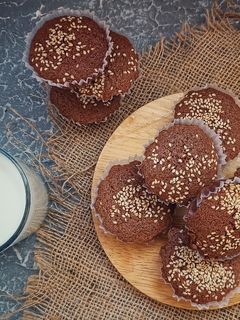 عکسی از دستور کاپ کیک کاکائویی کنجدی 🌻