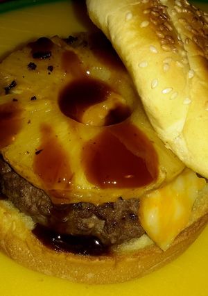 A picture of Hawaiian N' Bison Burger.