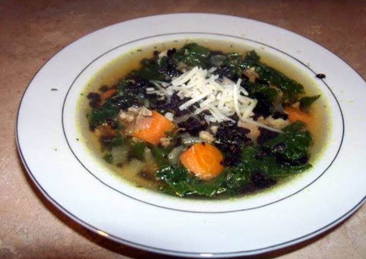 Easy Turkey and kale soup with black rice