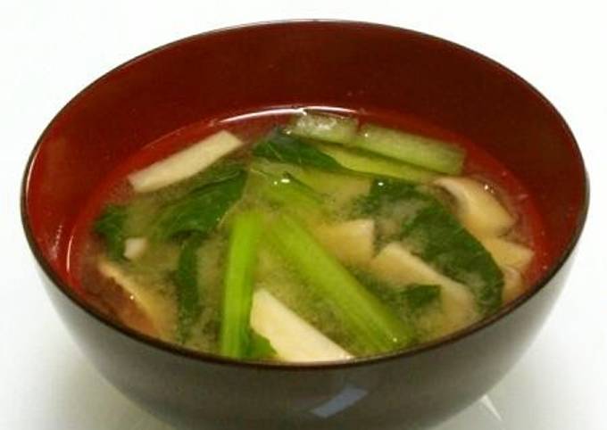 Miso Soup with Komatsuna and King Oyster Mushroom