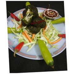 A picture of Spinach balls.