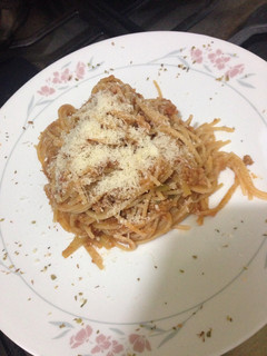 Una foto de Pasta con carne molida y vegetales salteado e incluido en la salsa 🤤