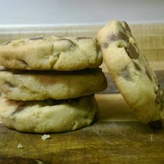 A picture of PB & Chocolate Chip Shortbread Cookies.