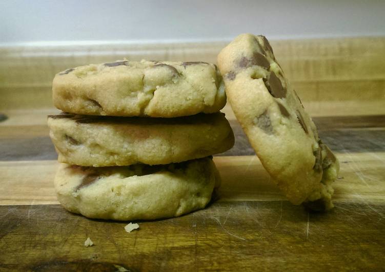 PB &amp; Chocolate Chip Shortbread Cookies