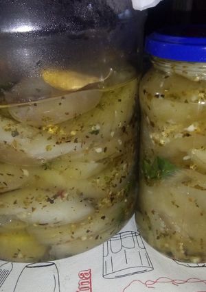 Una foto de 🍆🍆 Berenjenas al escabeche 🤤😋