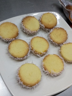 Una foto de Alfajores de arequipe con coco