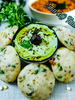 ઇન્સ્ટન્ટ કોકોનટ ઈડલી (Instant Coconut Idli Recipe In Gujarati) રેસીપી મુખ્ય ફોટો