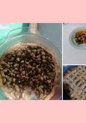 Una foto de Tarta De Manzana envinada con arándano y nuez