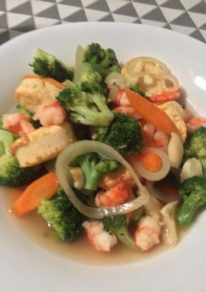 Foto resep Tumis udang tofu sayuran simple & gurih