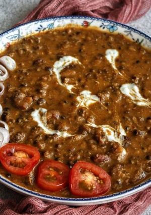 A picture of Daal makhni.