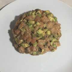 Foto principal de Tartar de salmón con aguacate