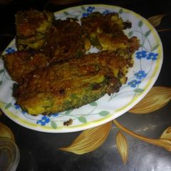 A picture of Rikwach/colcasia leaves pakora.