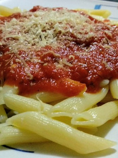 Una foto de Pastas con salsa
