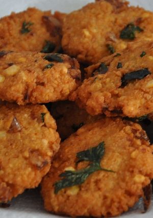 A picture of Masal Vada / Masala Vadai.