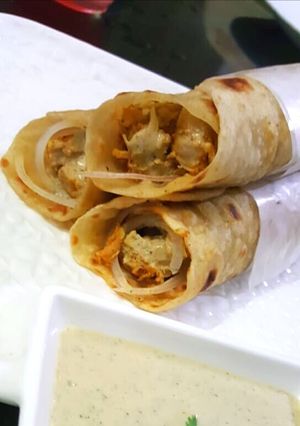 A picture of STREET STYLE CHICKEN BOTI ROLL😋.