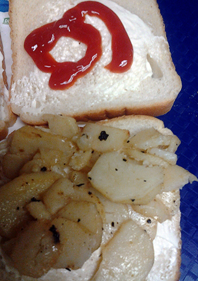 A picture of potato sandwich.