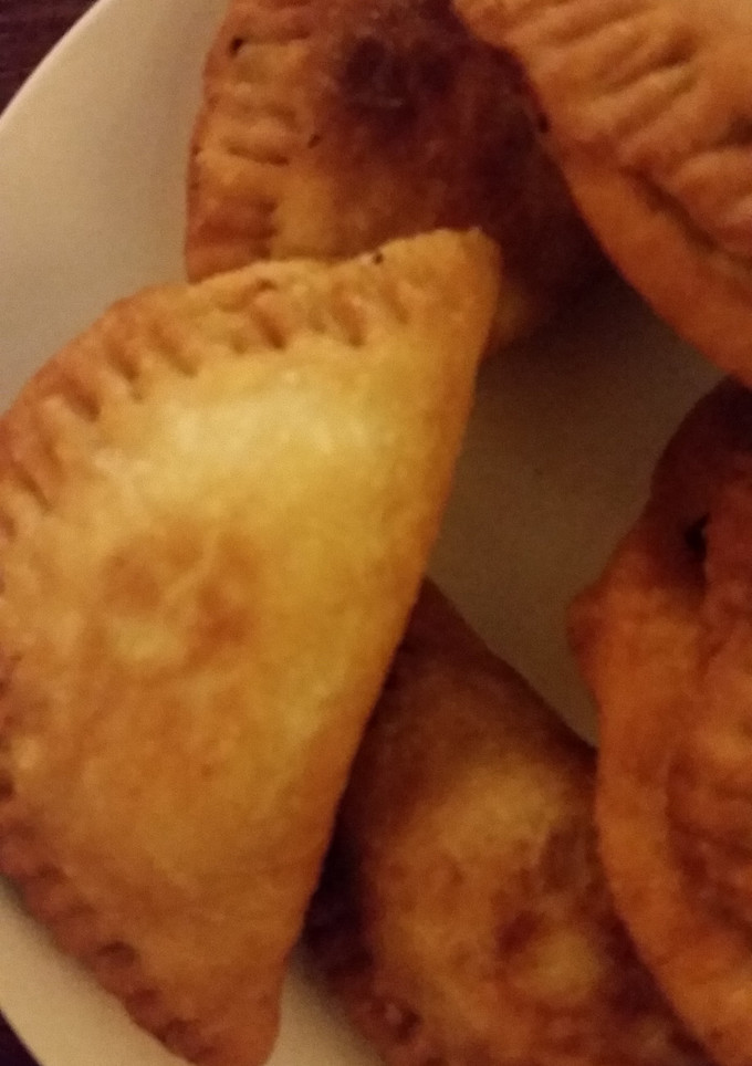 A picture of Simple Fried Empanadas.