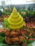 Nasi tumpeng tampah