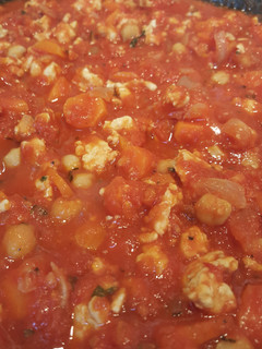 A picture of Bolognese with Chicken and Chick Peas.