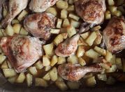 Una foto di ali di pollo