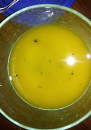 A picture of Lemon & thyme Dressing.