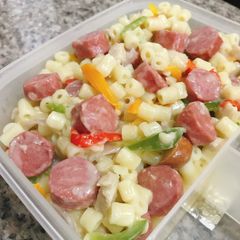 A picture of Kiddies meal.. coconut cream Mac.