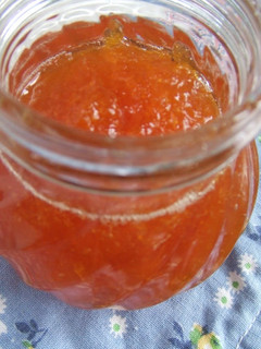 A picture of Grapefruit Jam.
