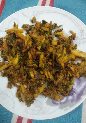 A picture of Aloo Pakodi.