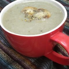 A picture of Mushroom soup.