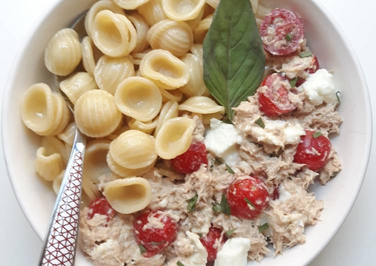 ☆Salade d'Orechiette, Thon, Tomates et Basilic☆