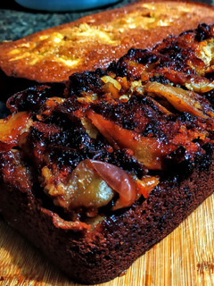 Una foto de TARTA Invertida de🍎Manzana y Guineo🍌con Canela...!
