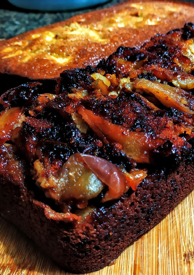 Una foto de TARTA Invertida de🍎Manzana y Guineo🍌con Canela...!