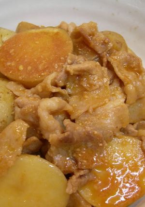 A picture of New Potatoes and Pork Belly Simmered with Gochujang.