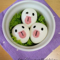 A picture of Quail Egg Ghosts for Halloween.